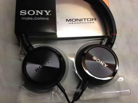 Sony স্টেরিও হেডফোন (তারযুক্ত) — ইন্টাক্ট বক্স